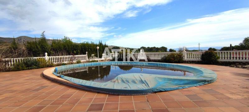 Foto 9be18dc2-dea3-42e3-9a22-93a653a176e1. Chalet fantástico chalet a la venta en Centro Ontinyent