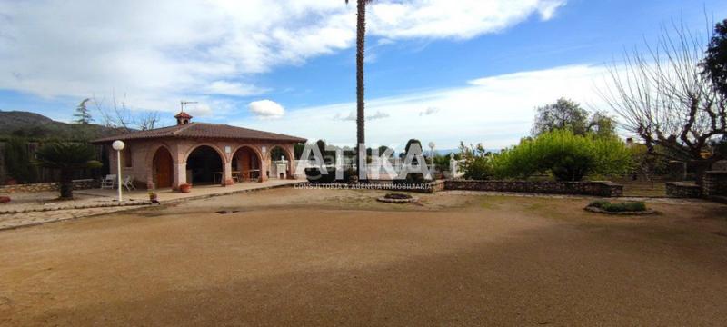 Foto acfa5d1c-a7b2-4272-abf1-1faab0e398bf. Chalet fantástico chalet a la venta en Centro Ontinyent