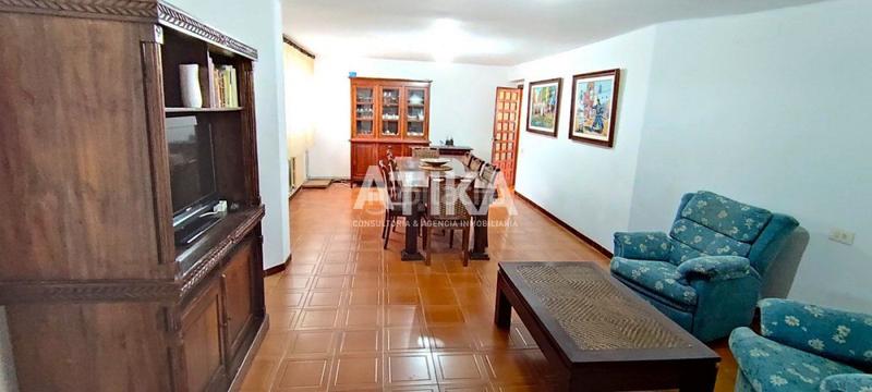 Foto bd5d2d3e-f4a1-49ba-b78a-d4f659e94333. Chalet fantástico chalet a la venta en Centro Ontinyent