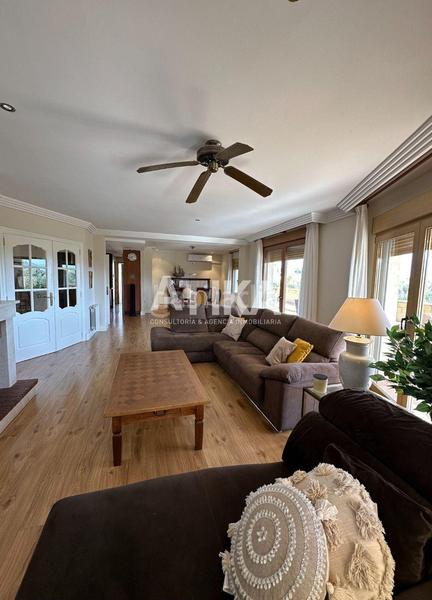 Foto 0839d9ed-d658-41bc-a104-13530a2f28f5. Chalet con riscaldamento parcheggio piscina in Centro Ontinyent