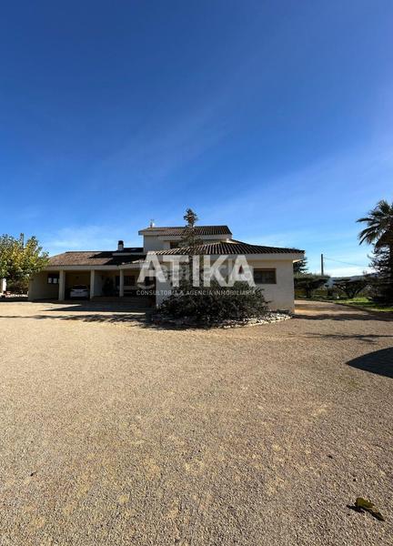 Foto 107ac83c-6d50-45e5-9b17-1a3c9e3dcad2. Chalet con riscaldamento parcheggio piscina in Centro Ontinyent