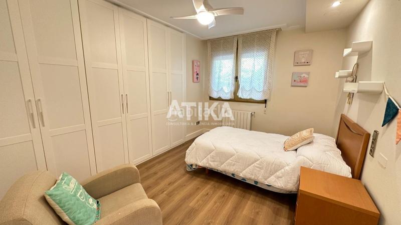 Foto 13fddd44-71dc-46b0-b02b-342cf8883598. Chalet con riscaldamento parcheggio piscina in Centro Ontinyent