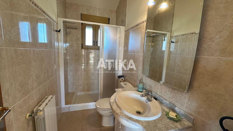 Foto 32272b15-afd4-4f5f-b919-927d75e85e63. Chalet con riscaldamento parcheggio piscina in Centro Ontinyent