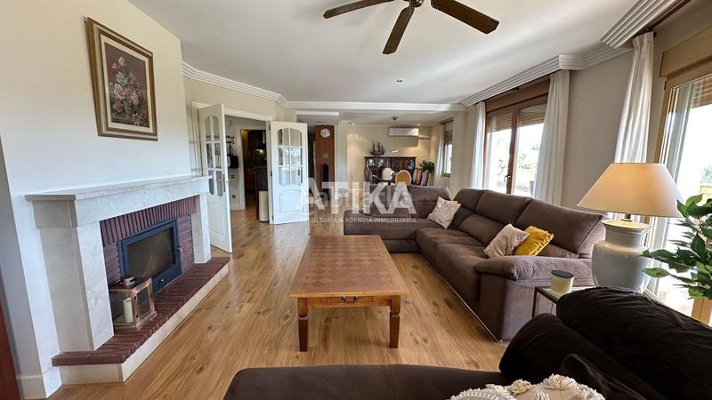 Foto 3c5cdf11-d58b-42de-a8a2-63f8ca9ad4e7. Chalet con riscaldamento parcheggio piscina in Centro Ontinyent