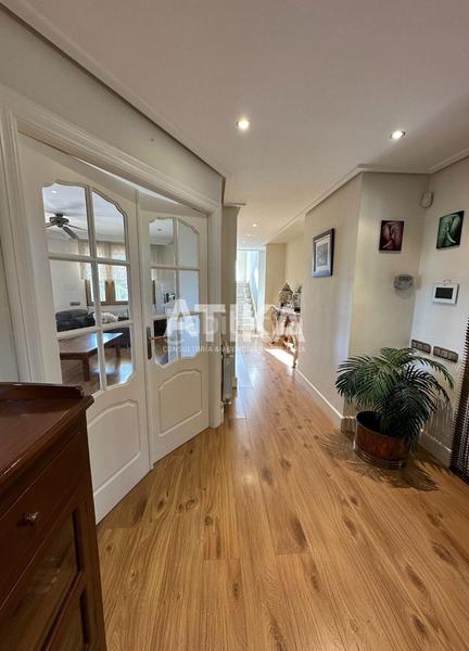 Foto 69e1c452-e738-4069-9224-0dbaf177a931. Chalet con riscaldamento parcheggio piscina in Centro Ontinyent