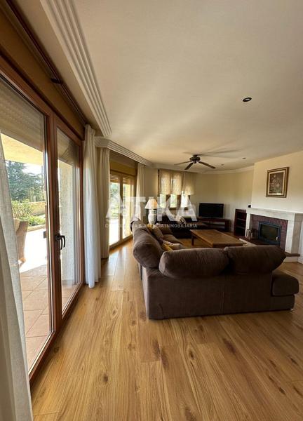 Foto 6b8dff0f-ccad-4d62-9c93-d2931aaafc8f. Chalet con riscaldamento parcheggio piscina in Centro Ontinyent