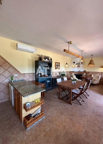 Foto 6c5f33d6-e3ed-4c46-b9ae-a4c7bfd5cf09. Chalet con riscaldamento parcheggio piscina in Centro Ontinyent