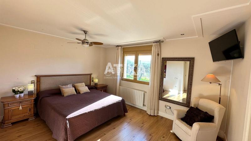 Foto 84309ca5-c270-480a-8623-6a4cf73c59b1. Chalet con riscaldamento parcheggio piscina in Centro Ontinyent