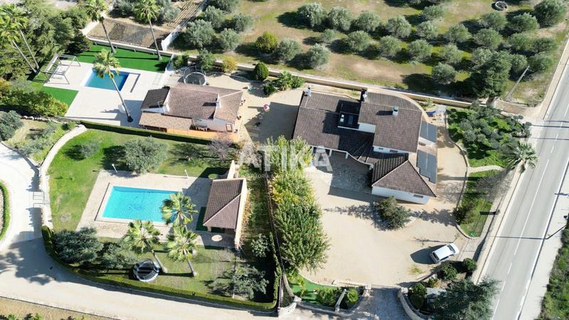 Foto 84d0ef1e-ddf6-4047-9449-98d9ff98f310. Chalet con riscaldamento parcheggio piscina in Centro Ontinyent