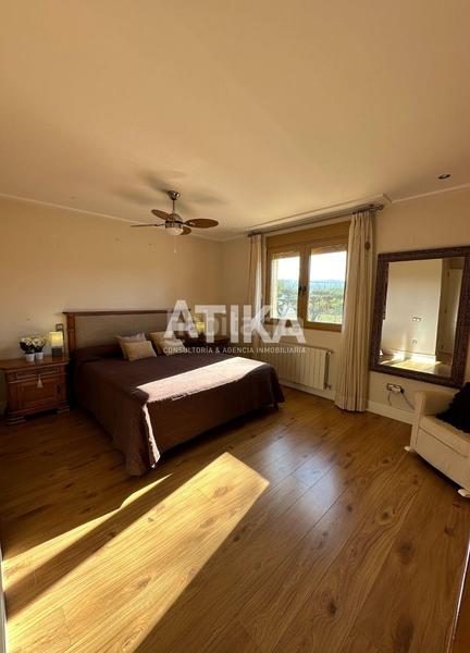 Foto cee30f75-8470-4170-bc26-2f97709bf0f1. Chalet con riscaldamento parcheggio piscina in Centro Ontinyent