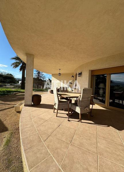 Foto cfd1da63-ede0-4e91-8bfb-84f7f5c3412e. Chalet con riscaldamento parcheggio piscina in Centro Ontinyent