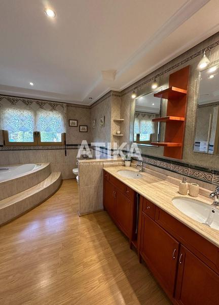 Foto d531cf22-8df8-4f66-98ac-996ce302c030. Chalet con riscaldamento parcheggio piscina in Centro Ontinyent