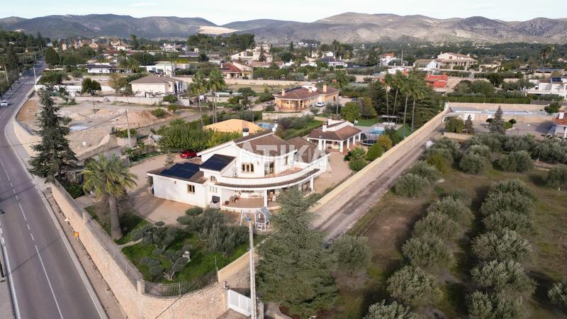 Foto e002e49c-92c1-46a6-8616-c5fa9c40c44e. Chalet con riscaldamento parcheggio piscina in Centro Ontinyent