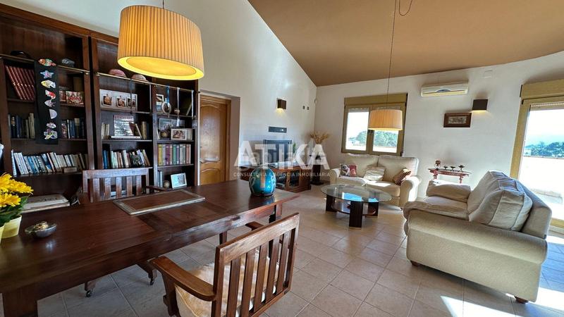 Foto e49b4548-31e8-4a6f-b71d-911efe551a12. Chalet con riscaldamento parcheggio piscina in Centro Ontinyent