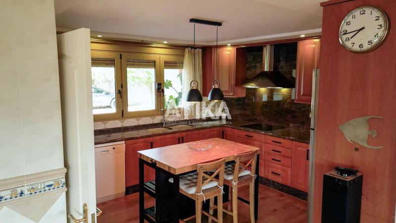 Foto fba02834-c306-4294-9953-23a02e1f56ec. Chalet con riscaldamento parcheggio piscina in Centro Ontinyent