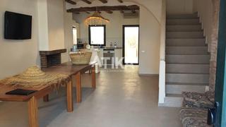 Masia a Sant Josep-Zona Hospital. Casa adosada totalmente reformada, venta en ontinyent