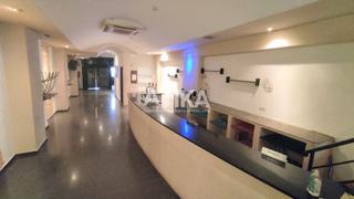 Local commercial à Sant Josep-Zona Hospital. Local venta en muy buena ubicación.