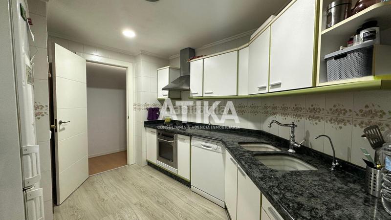 Foto c051f621-a4fb-46db-b136-e9a355f5c9d2. Flat with heating in Centro Ontinyent