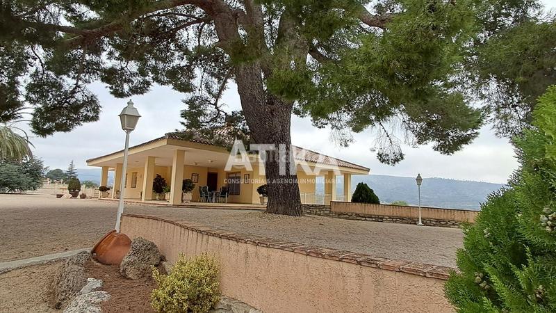 Foto 3259cd48-1aa1-4171-891c-39d66b4358d4. Chalet precioso chalet en venta con impresionantes vistas a la montaña en Ontinyent