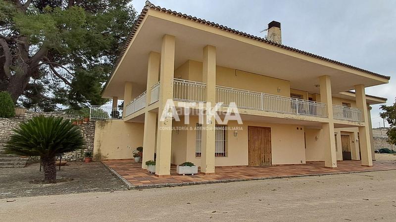 Foto d813972a-5272-4aa9-91e4-d398f9421691. Chalet precioso chalet en venta con impresionantes vistas a la montaña en Ontinyent