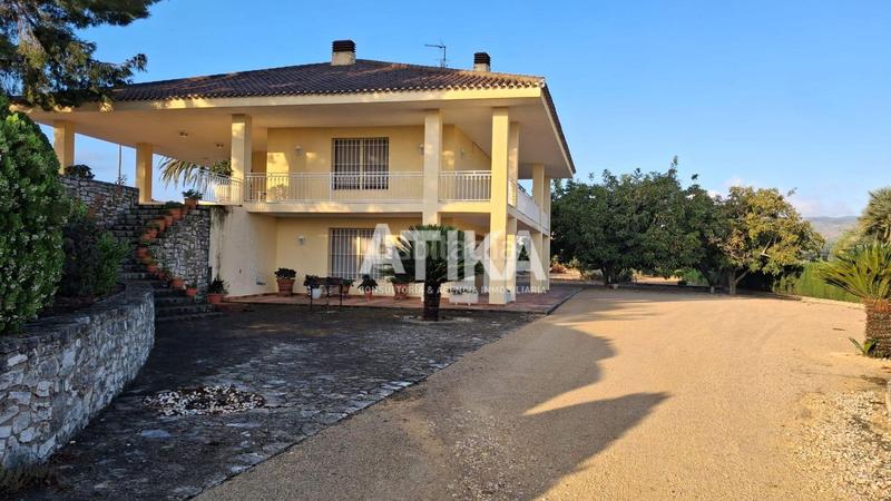 Foto dc1cba36-f5b6-4646-a20a-3f84e5edbf11. Chalet precioso chalet en venta con impresionantes vistas a la montaña en Ontinyent