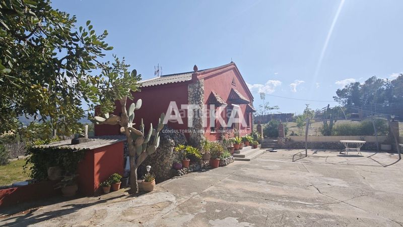 Foto efa6a64d-49fb-4d15-84f6-cee6ccbb70b4. Xalet amb piscina a Santa Ana Ontinyent