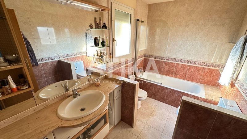 Foto 2b4da4aa-363d-4892-8a86-4cd427318085. Xalet amb calefacció a El Pilar Ontinyent