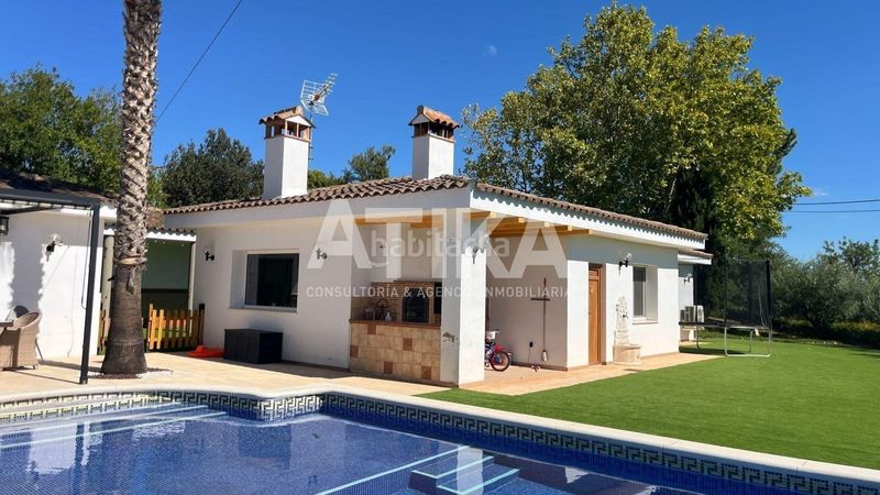 Foto fd15926b-ec1e-4d25-bab9-dbc50ba5f40d. Xalet amb piscina a Santa Ana Ontinyent