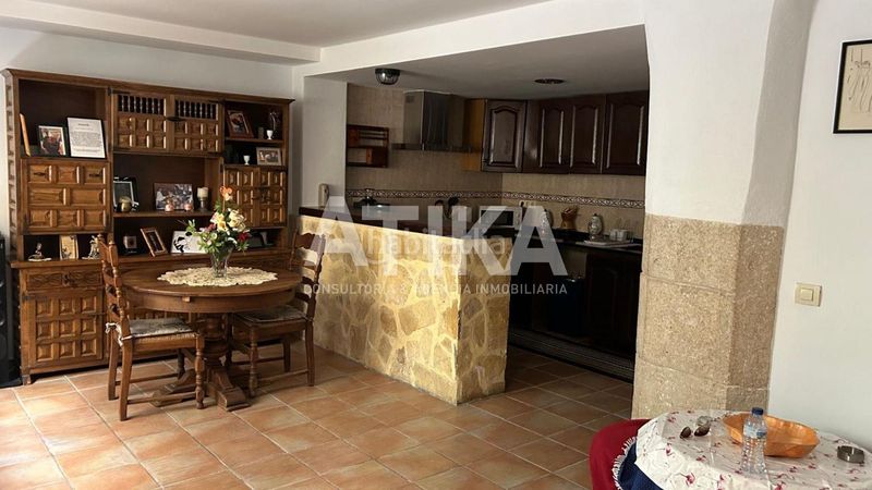 Foto 3fa817e2-171d-4311-bbbd-d6a79317719c. Casa amb aparcament a Centro Ontinyent
