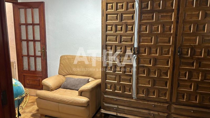 Foto ac6eb804-9df9-45fe-b12e-122878696405. Casa amb aparcament a Centro Ontinyent