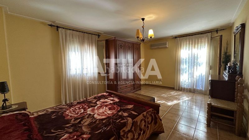 Foto 069488fc-d564-43a8-ada0-ff48d6ada46f. Casa amb calefacció a Centro Ontinyent