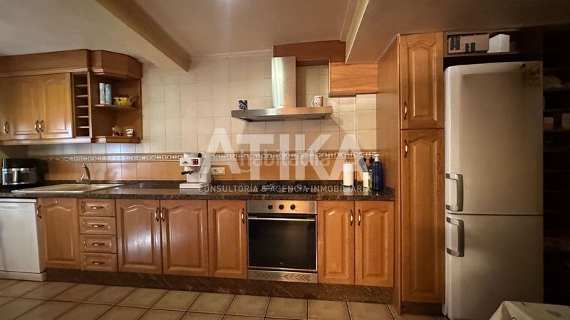 Foto d6abc1e2-a2f2-421d-abec-8e153e03303f. Casa amb calefacció a Centro Ontinyent