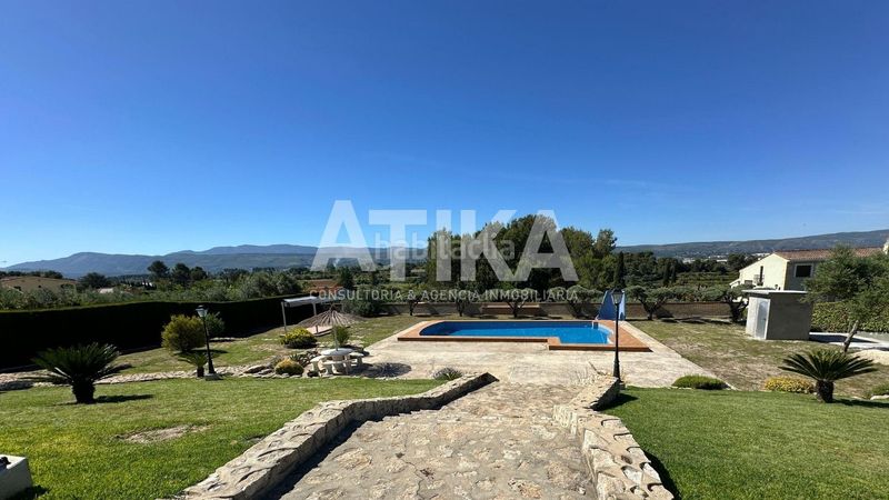 Foto 1a248b0a-f38d-4fb9-8bfa-b9fb5e89f6a1. Xalet amb calefacció aparcament piscina a Agullent