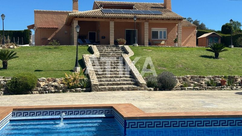Foto f711e272-09b0-49bd-839d-c2649a742458. Xalet amb calefacció aparcament piscina a Agullent