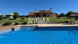 Chalet en Agullent. Chalet con vistas espectaculares y ubicación privilegiada a solo