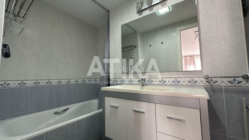 Foto e36b3300-8633-439a-bc9d-33edeebf2b30. Pis amb aparcament a Centro Ontinyent