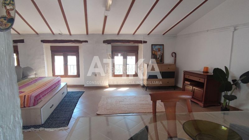 Foto fa71219d-a195-4e3d-be13-7b8c03ab4605. Casa amb calefacció a Centro Ontinyent