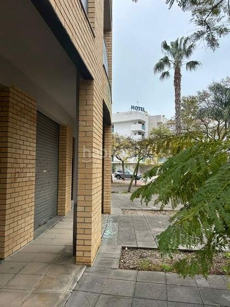 Foto 0e1c1698-88b5-4120-b2c9-6d4cf744d312. Local comercial a Els Esquirols Cambrils