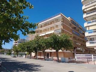 Apartamento en La Pineda. Piso en venta en la pineda