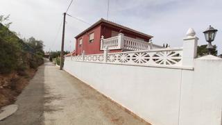 Casa  Chiva - canteros/ los felipes. Chalet con piscina en chiva