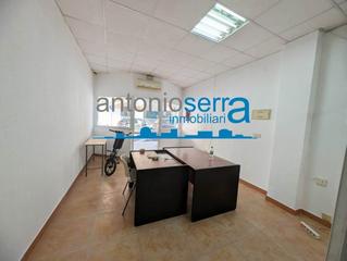 Lloguer Local Comercial  Valencia - cl mora de rubielos. Local esquinero, con mucho paso de gente