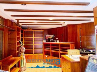 Lloguer Local Comercial  Valencia - av perez galdos. Local comercial esquinero en pérez galdós