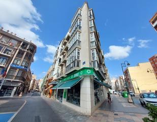 Etagenwohnung en Calle salitre 26. Se vende oficina con posibilidad de transformarlo en vivienda en