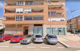 Local Comercial  Calle antonio laurent navarro. Se alquila local comercial con 200 m2 totalmente diáfano zona hi