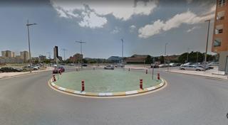 Local commercial à Barrio Peral-San Félix. Se vende amplio bajo comercial con 450 m2 que da a calle prolong