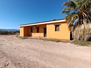 Casa  Alcazares. Se vende casa de campo con parcela rústica y pozo legalizado en