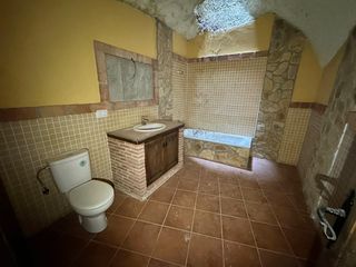 Country house in Polígono 8 parcela 768 isidoros. castril (granada 8. Se vende casa cueva en castril con vistas espectaculares al vall
