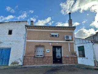 Casa  Barrio barrio caravaca. Se vende vivienda con dos plantas en isso, hellín