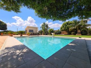 Xalet  Calle reyes - ds algar. Se vende  finca de regadio con 30.000 m2 con una vivienda, pisci