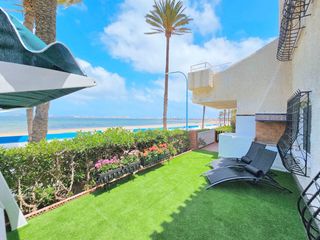 Location Maison à Playa Honda-Playa Paraíso. Se alquila precioso bungalow de primera línea en playa honda